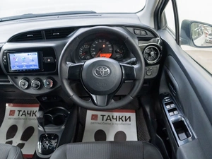 Хетчбэк Toyota Vitz 2019 года, 1030000 рублей, Красноярск