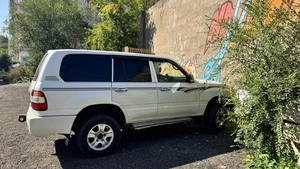 Внедорожник Toyota Land Cruiser 2006 года, 2500000 рублей, Красноярск