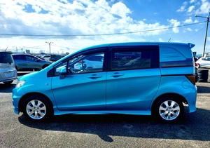 Минивэн Honda Freed 2012 года, 956000 рублей, Красноярск