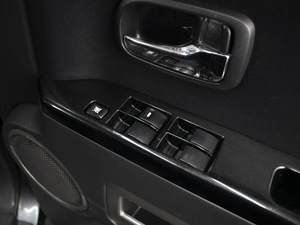 Минивэн Mitsubishi Delica D5 2018 года, 3000000 рублей, Омск