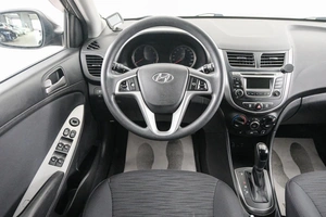 Седан Hyundai Solaris 2016 года, 1349000 рублей, Красноярск