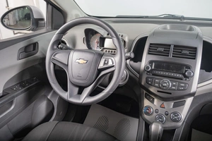 Седан Chevrolet Aveo 2013 года, 999000 рублей, Томск