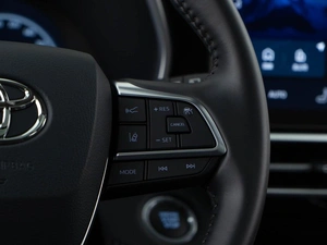 Внедорожник Toyota Highlander 2025 года, 5828888 рублей, Москва