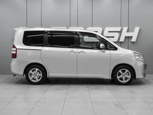 Минивэн Toyota Noah 2010 года, 1150000 рублей, Ростов-на-Дону