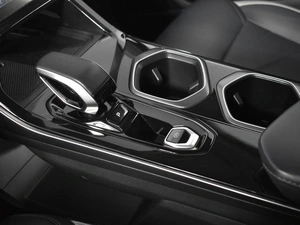 Внедорожник Geely Atlas 2023 года, 2835000 рублей, Казань