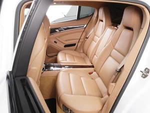 Лифтбек Porsche Panamera 4 2010 года, 2905000 рублей, Красный Пахарь