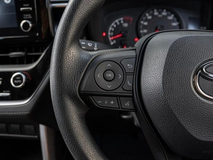 Внедорожник Toyota Corolla Cross 2023 года, 2835000 рублей, Краснодар
