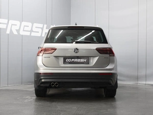 Внедорожник Volkswagen Tiguan 2019 года, 2690000 рублей, Омск