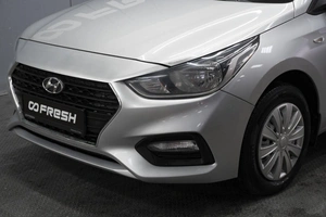 Седан Hyundai Solaris 2019 года, 1330000 рублей, Омск