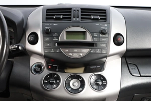 Внедорожник Toyota RAV4 2005 года, 1199000 рублей, Новосибирск