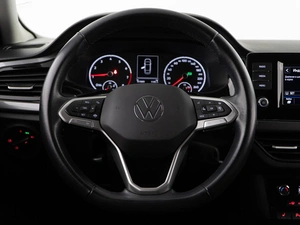 Лифтбек Volkswagen Polo 2021 года, 1637077 рублей, Москва