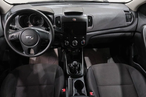 Седан Kia Cerato 2011 года, 679000 рублей, Новокузнецк