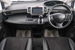 Минивэн Honda Freed 2015 года, 1299000 рублей, Красноярск