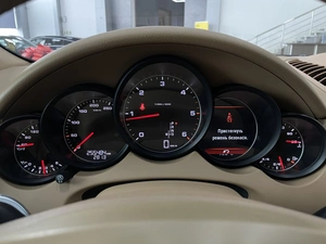 Внедорожник Porsche Cayenne 2013 года, 2497000 рублей, Солонцы