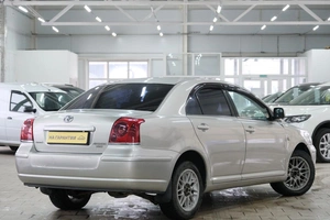 Седан Toyota Avensis 2003 года, 559000 рублей, Омск