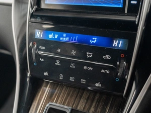 Внедорожник Toyota Harrier 2014 года, 2460000 рублей, Красноярск