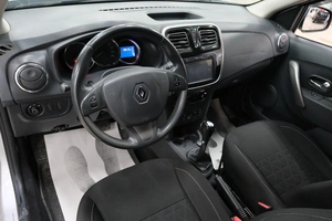 Хетчбэк Renault Sandero Stepway 2017 года, 1039000 рублей, Омск