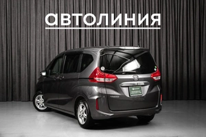 Минивэн Honda Freed 2018 года, 1345000 рублей, Красноярск