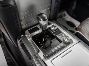Внедорожник Toyota Land Cruiser 2016 года, 6360000 рублей, Красноярск