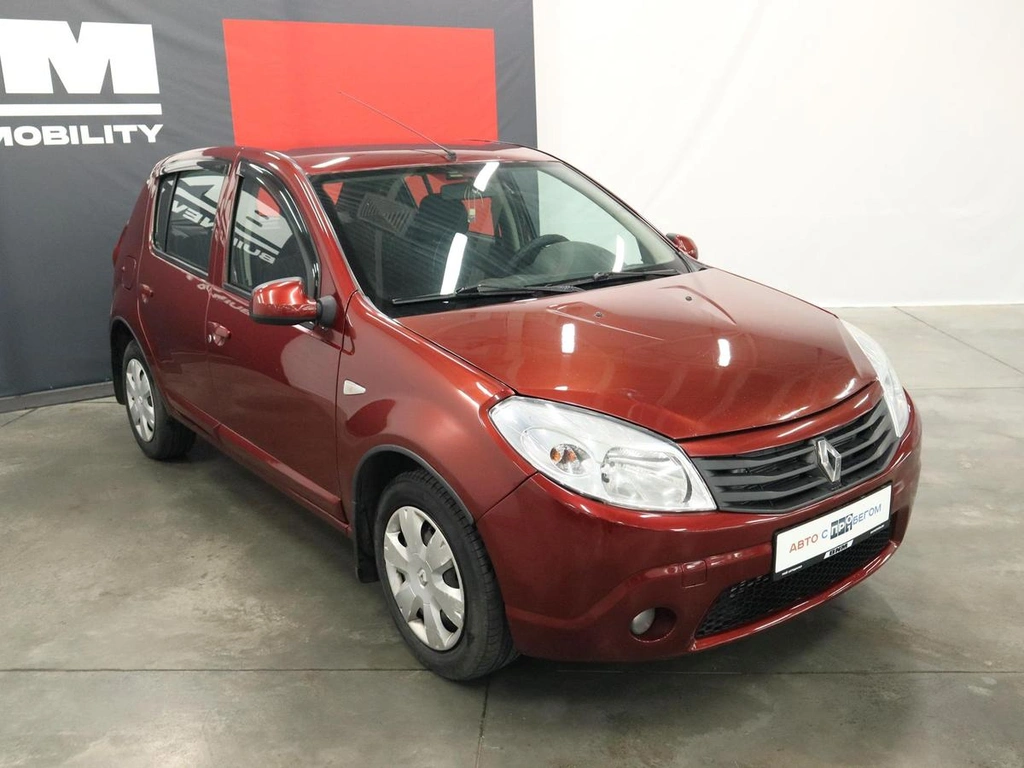 Хэтчбек Renault Sandero 2011 года, 630000 рублей, Курск