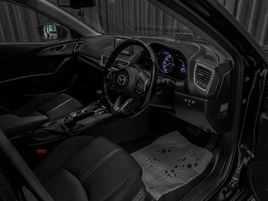 Хетчбэк Mazda Axela 2017 года, 1380000 рублей, Красноярск