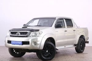Пикап Toyota Hilux 2010 года, 2099000 рублей, Омск