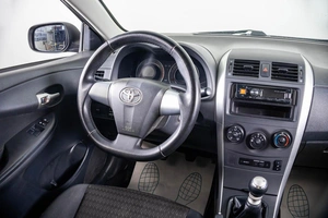 Седан Toyota Corolla 2013 года, 1049000 рублей, Пермь