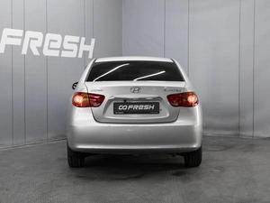 Седан Hyundai Elantra 2010 года, 510000 рублей, Омск