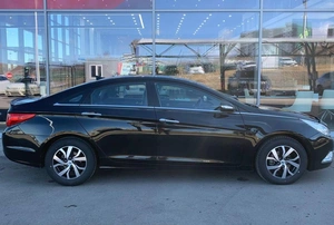 Седан Hyundai Sonata 2010 года, 1075000 рублей, Солонцы