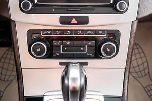 Седан Volkswagen Passat 2011 года, 959000 рублей, Пермь