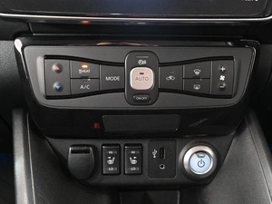 Хетчбэк Nissan Leaf 2018 года, 1669000 рублей, Ростов-на-Дону