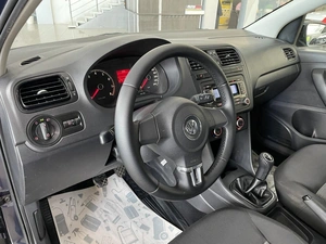 Седан Volkswagen Polo 2012 года, 697000 рублей, Солонцы