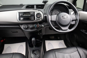 Хетчбэк Toyota Vitz 2013 года, 1089000 рублей, Оренбург
