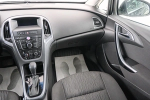 Хетчбэк Opel Astra 2014 года, 749000 рублей, Красноярск