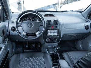 Седан Chevrolet Aveo 2005 года, 398200 рублей, Ставрополь
