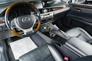 Седан Lexus ES 2012 года, 2149000 рублей, Тюмень