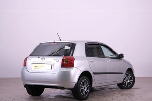 Хетчбэк Toyota Corolla 2002 года, 569000 рублей, Омск