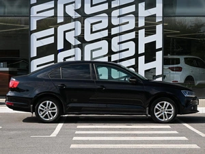 Седан Volkswagen Jetta 2011 года, 935000 рублей, Волгоград
