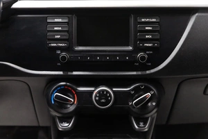 Хетчбэк Kia Rio X-Line 2018 года, 1089000 рублей, Новосибирск