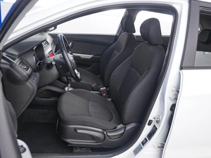 Хетчбэк Kia Rio 2014 года, 999999 рублей, Москва