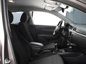 Хетчбэк Kia Rio X-Line 2018 года, 1250000 рублей, Омск