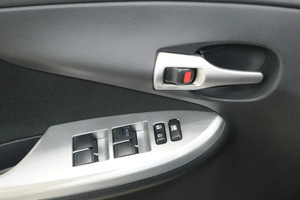 Седан Toyota Corolla 2011 года, 1099000 рублей, Омск