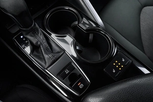 Седан Toyota Camry 2018 года, 2730000 рублей, Ульяновск