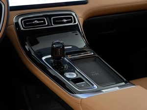 Внедорожник Geely Atlas 2025 года, 3289046 рублей, Москва
