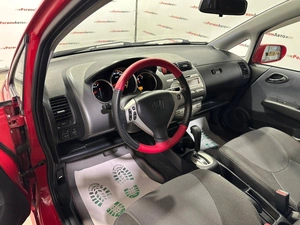 Хетчбэк Honda Jazz 2007 года, 570000 рублей, Красноярск