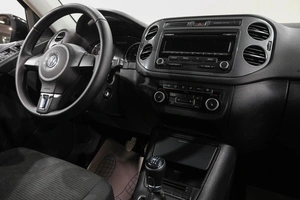 Внедорожник Volkswagen Tiguan 2011 года, 849000 рублей, Новокузнецк