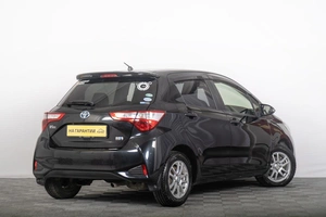 Хетчбэк Toyota Vitz 2017 года, 1279000 рублей, Томск