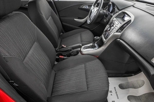 Хетчбэк Opel Astra 2012 года, 649000 рублей, Барнаул