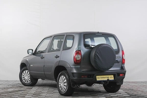 Внедорожник Chevrolet Niva 2017 года, 799000 рублей, Кемерово