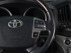 Внедорожник Toyota Land Cruiser 2011 года, 4350000 рублей, Омск